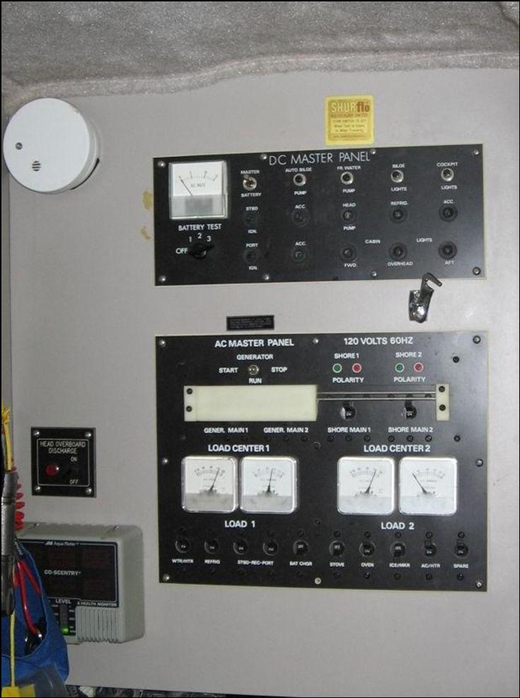 Yacht Boat FOR Sale listed  broker Cruiser Yacht Cruisers Inc 3170 Express $17,500 Lake Texoma Dallas Texas Excellent Genset two berths AC Air Conditioning Millcreek Marina Generator sun pad Mercruiser surveyor Island fun 75076